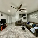 West Phx Cozy King Suit With Private Bathroom Inside A House