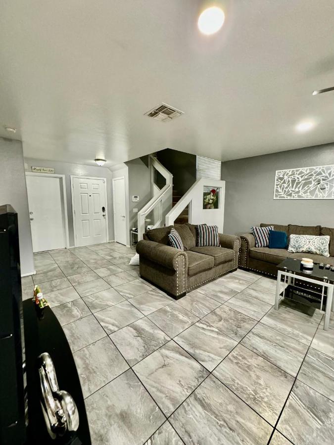 West Phx Cozy King With Private Bathroom Inside A House Phoenix