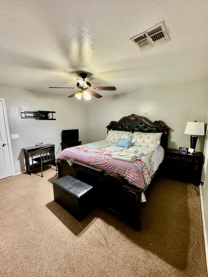 West Phx Cozy King With Private Bathroom Inside A House *