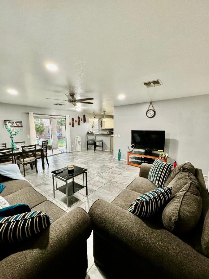 Homestay West Phx Cozy King With Private Bathroom Inside A House