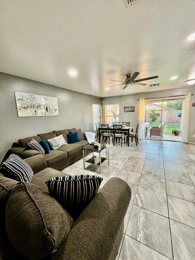 West Phx Cozy King With Private Bathroom Inside A House Homestay *